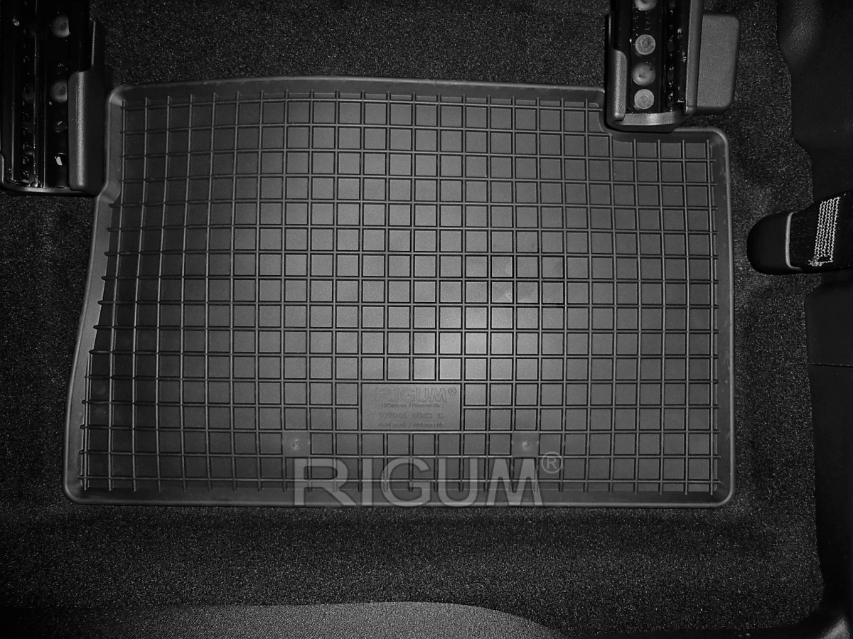 Rigum Merkkikohtainen Kumimattosarja Toyota Auris HB, Auris Touring Sport, Hybrid Vm. 2013-2019 - Image 4