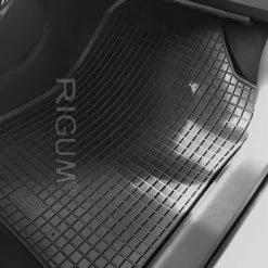 Rigum Merkkikohtainen Kumimattosarja Toyota Yaris / Yaris Hybrid Vm. 2012-2020 -Autotarvikkeet myymälä toyota yaris hybrid 2016 2017 kumi matto sarja tampere 5b07aafb