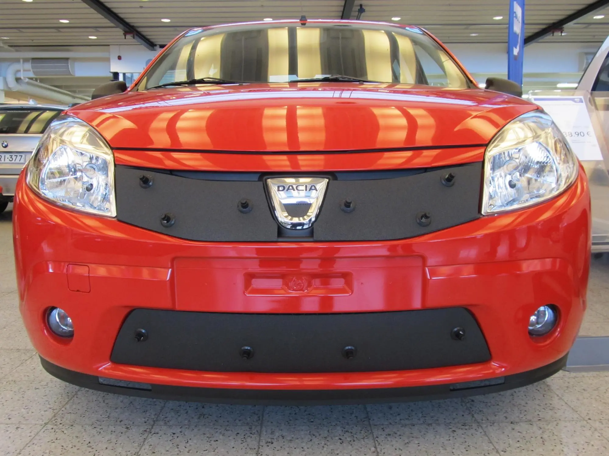 Tammer-Suoja Dacia Sandero Vm. 2010-2012 3 Tammer-Suoja Dacia Sandero Vm. 2010-2012